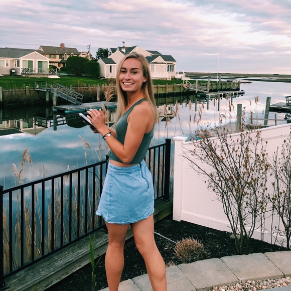 Meet the posher, Jill - Picture 1 of 3